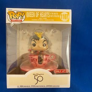 Funko Pop! Deluxe Disney 50th Queen of Hearts